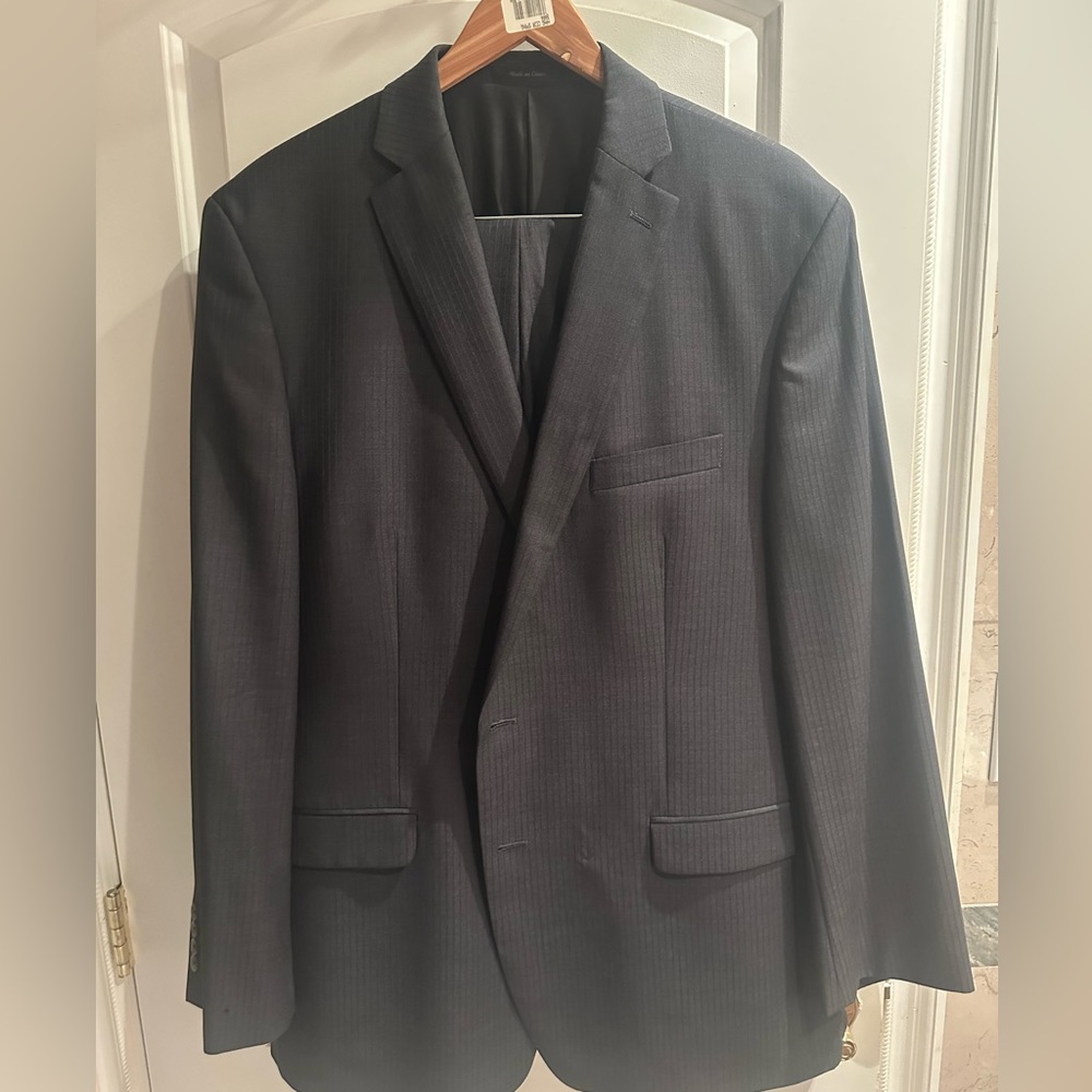 Calvin Klein SZ 46L Men’s Suit Jacket Gray , 100 percent Wool. Pants SZ 43L